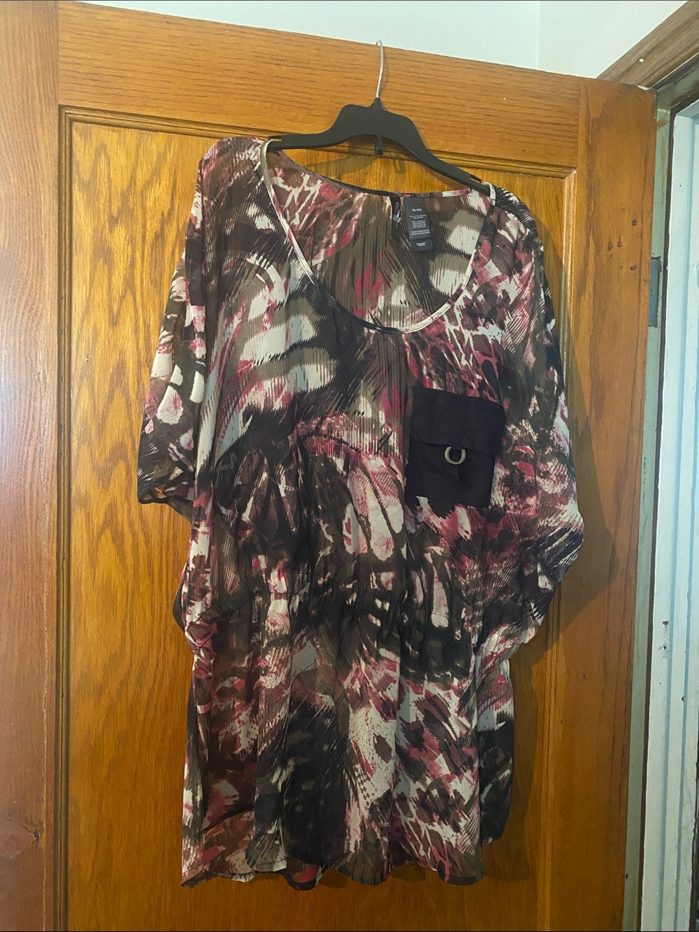 Bisou Bisou Abstract Scoop Neck Tunic in Burgundy and Black